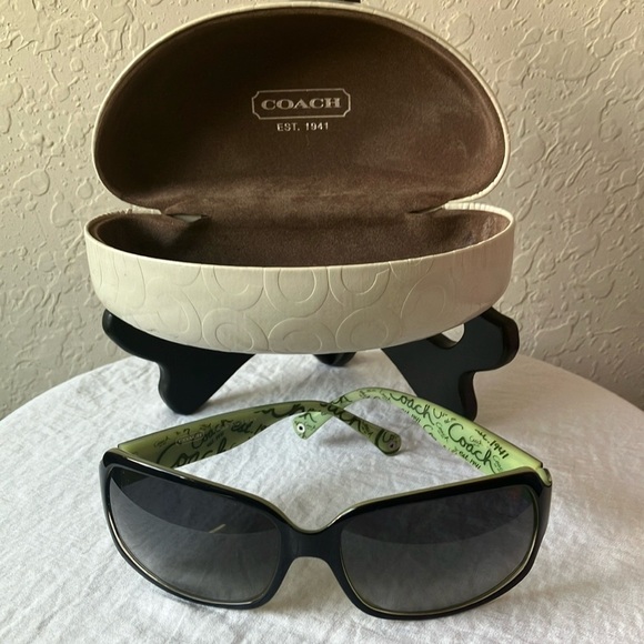 Coach: Ginger (S496) Sunglasses- gray gradient lens with white case - Picture 1 of 16